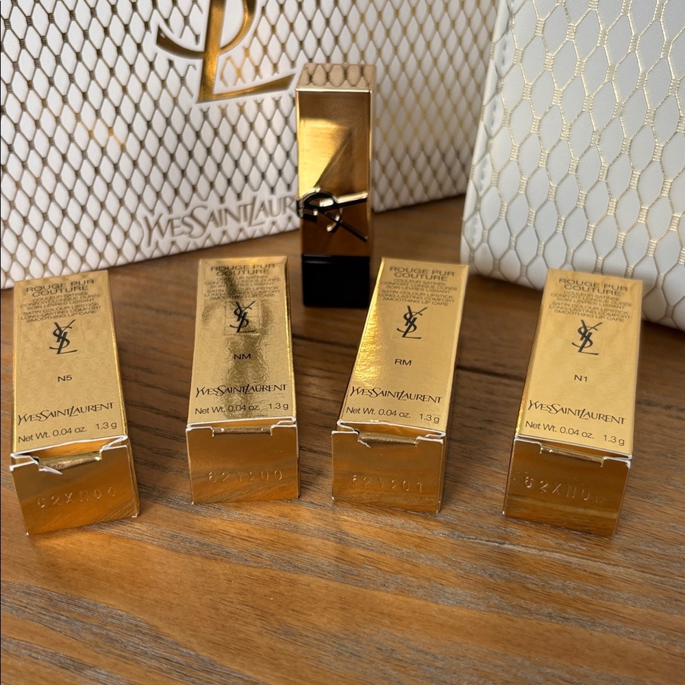 Yves Saint Laurent Lipstick Gift Set - Picture 3 of 9